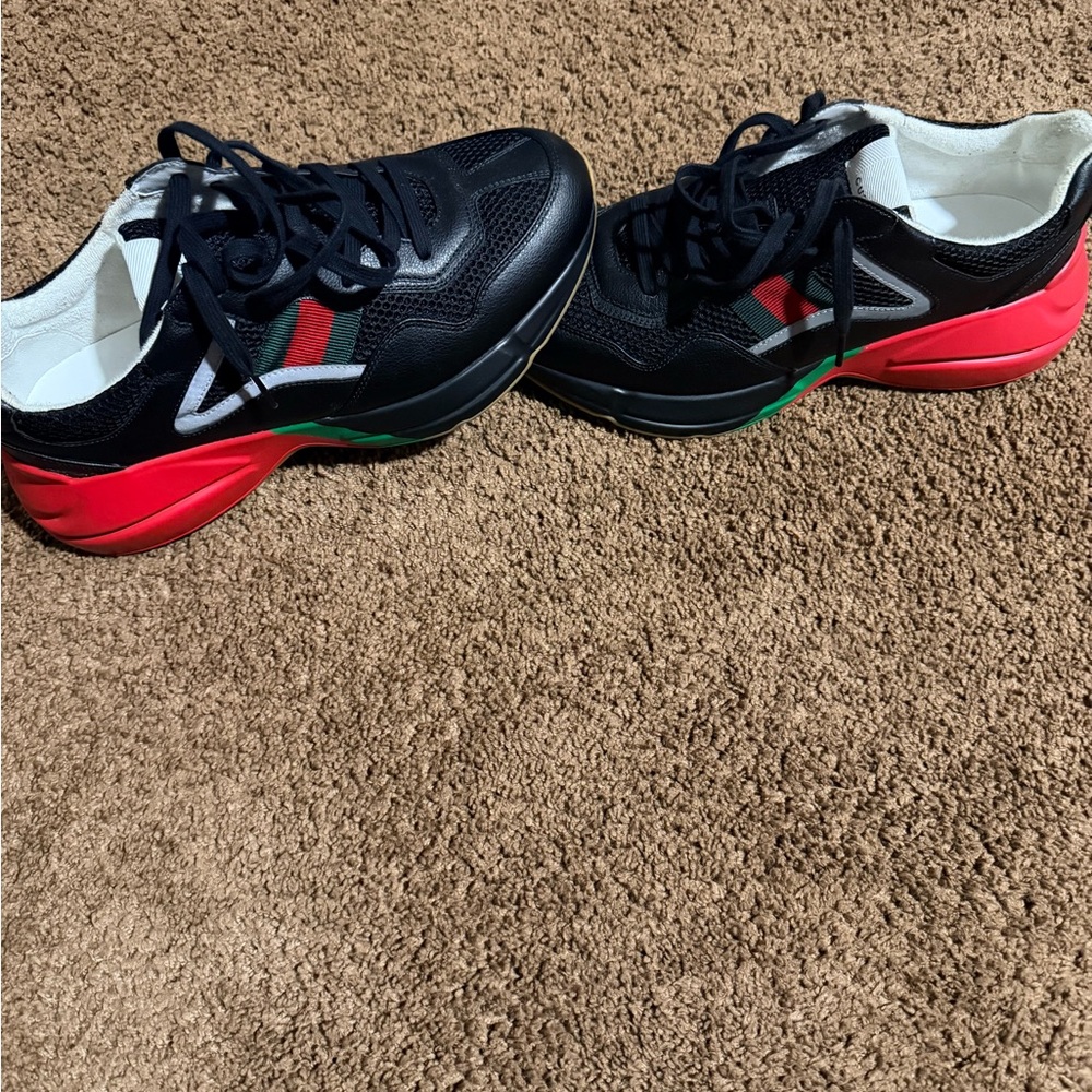 Gucci Men's Black and Red Sneakers